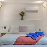 Rare 1br In Valletta's Heart By Beyond Air *