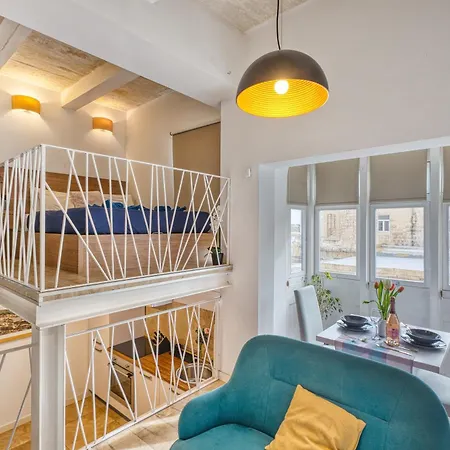 Rare 1br In Valletta's Heart By Beyond Air * La Valeta