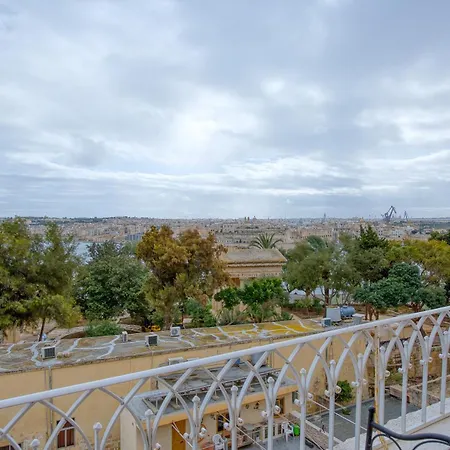 Rare 1br In Valletta's Heart By Beyond Air