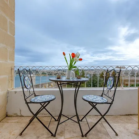Rare 1br In Valletta's Heart By Beyond Air