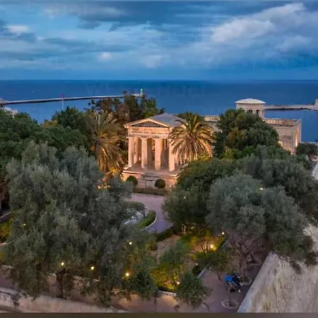 Rare In Valletta's Heart! Sea View And Wifi Appartement *