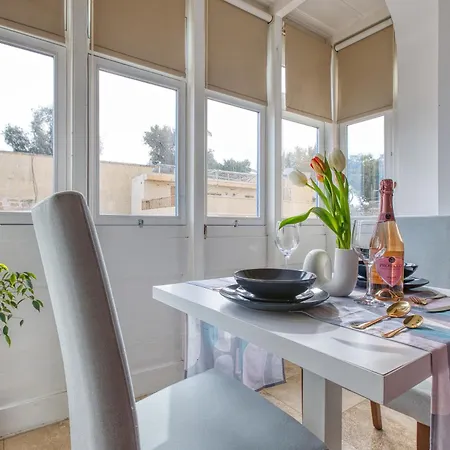 Rare 1br In Valletta's Heart By Beyond Air Apartament Valletta