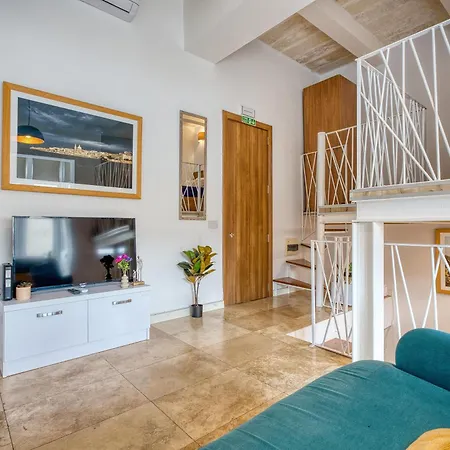 Rare 1br In Valletta's Heart By Beyond Air Apartament *