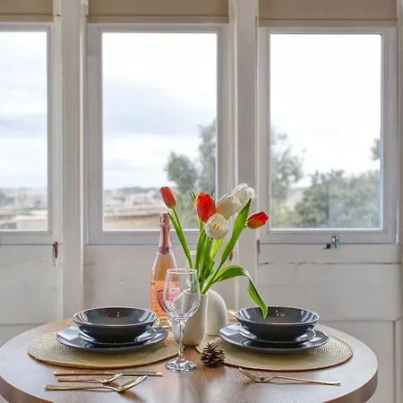 Apartament Rare 1br In Valletta's Heart By Beyond Air *