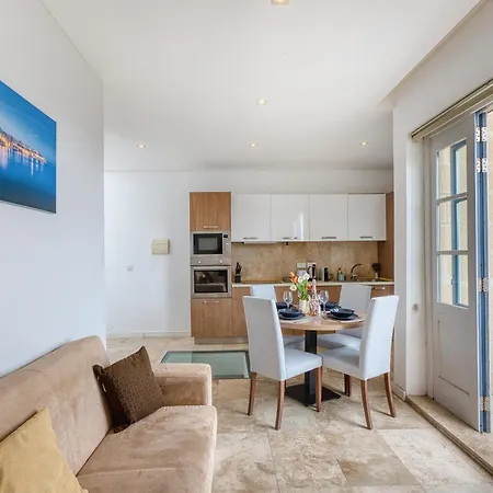 Apartament Rare 1br In Valletta's Heart By Beyond Air