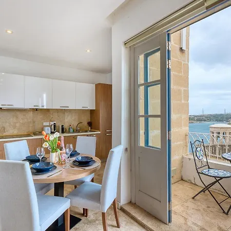 Apartament Rare 1br In Valletta's Heart By Beyond Air *