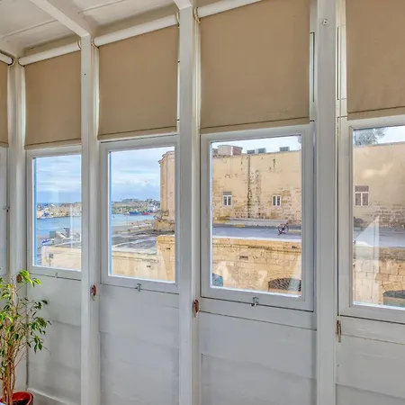 Rare 1br In Valletta's Heart By Beyond Air * Valletta