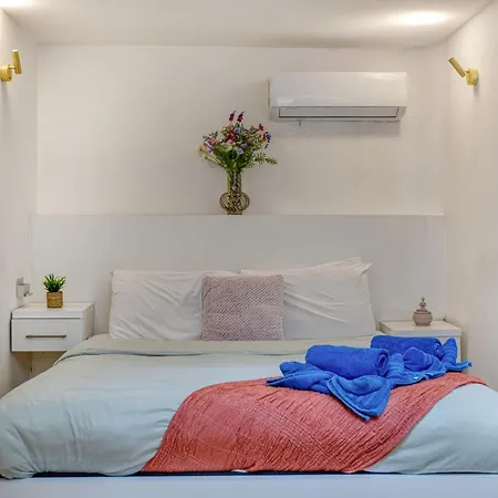 Rare 1br In Valletta's Heart By Beyond Air *