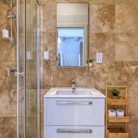 Rare 1br In Valletta's Heart By Beyond Air *