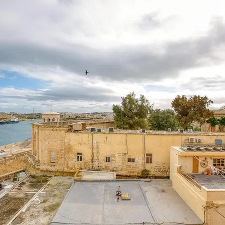 Apartament Rare 1br In Valletta's Heart By Beyond Air Valletta