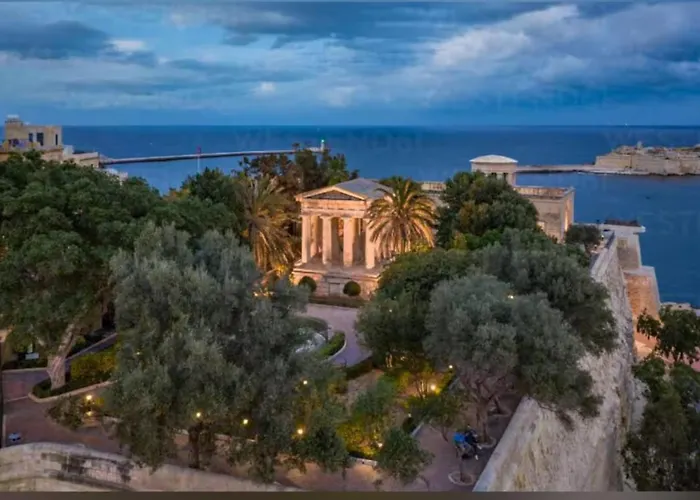 Rare 1br In Valletta's Heart By Beyond Air Apartament *