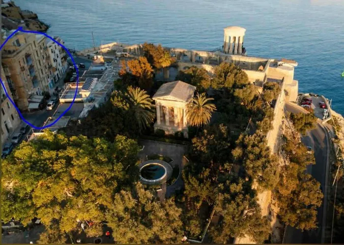 Apartament Rare 1br In Valletta's Heart By Beyond Air *