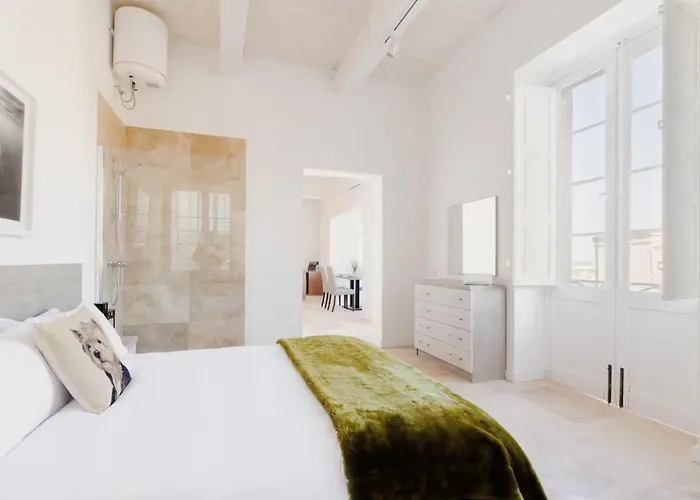 Rare 1br In Valletta's Heart By Beyond Air *