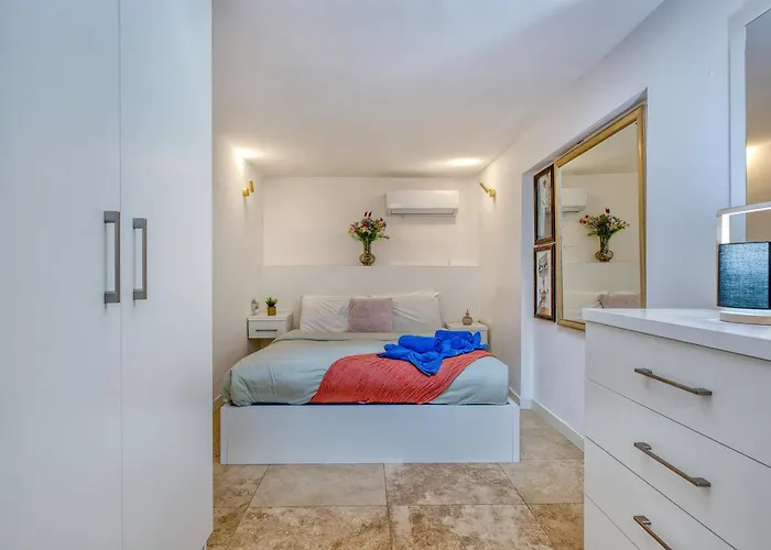 Apartamento Rare 1br In Valletta's Heart By Beyond Air La Valeta