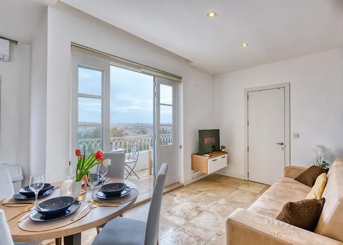 Rare 1br In Valletta's Heart By Beyond Air Apartament *