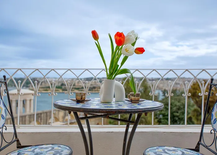Rare 1br In Valletta's Heart By Beyond Air *