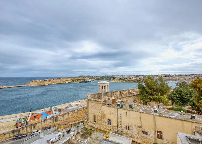 Apartament Rare 1br In Valletta's Heart By Beyond Air Valletta