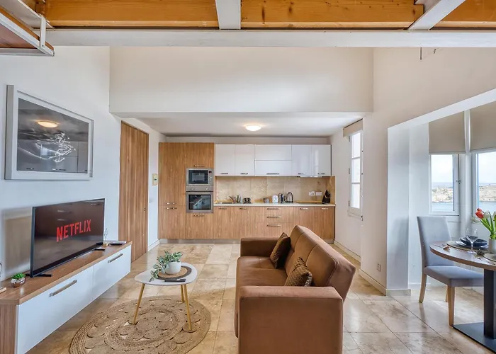 Apartament Rare 1br In Valletta's Heart By Beyond Air