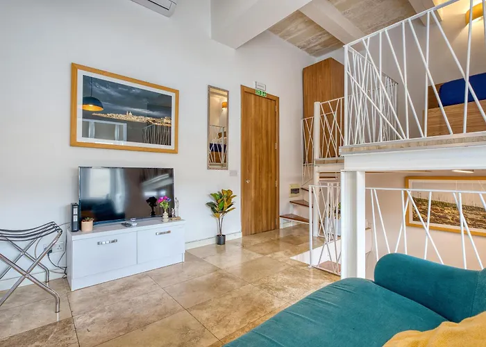 Rare 1br In Valletta's Heart By Beyond Air Apartament *