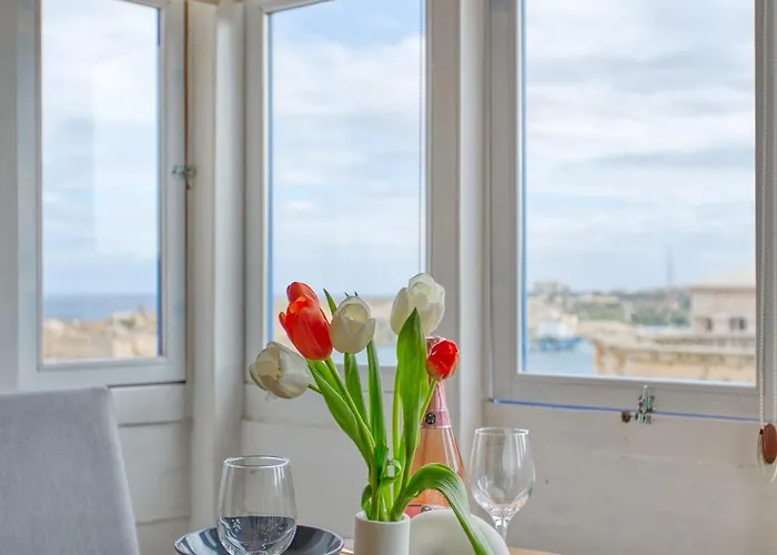 Rare 1br In Valletta's Heart By Beyond Air
