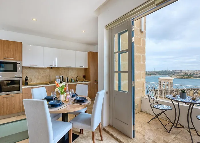Apartament Rare 1br In Valletta's Heart By Beyond Air *