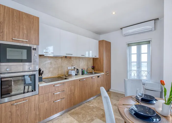 Rare 1br In Valletta's Heart By Beyond Air Apartamento