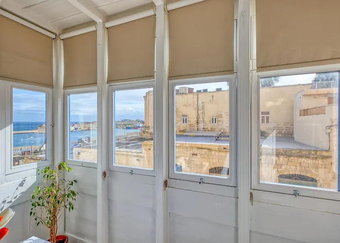 Rare 1br In Valletta's Heart By Beyond Air * Valletta