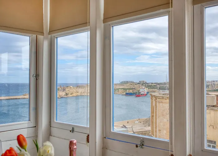 Apartament Rare 1br In Valletta's Heart By Beyond Air
