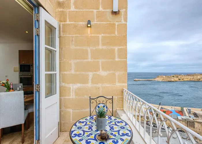 Rare 1br In Valletta's Heart By Beyond Air Apartament Valletta