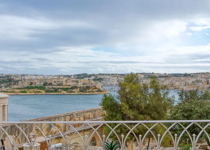 Rare 1br In Valletta's Heart By Beyond Air Apartamento La Valeta