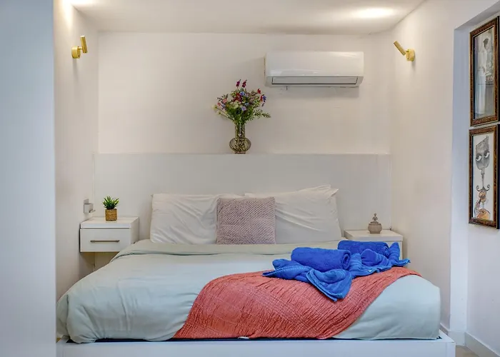 Rare 1br In Valletta's Heart By Beyond Air *