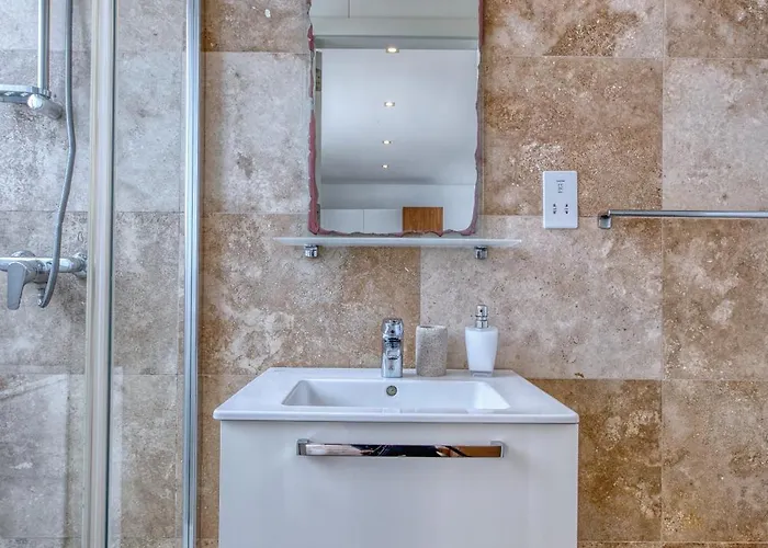 Rare 1br In Valletta's Heart By Beyond Air Apartament *