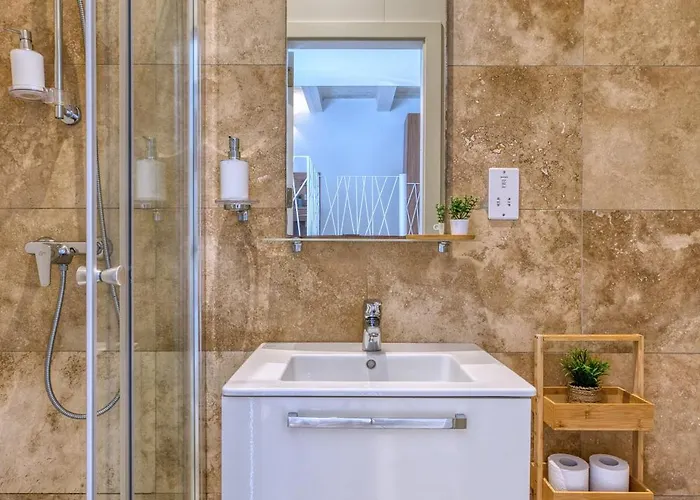 Rare 1br In Valletta's Heart By Beyond Air *