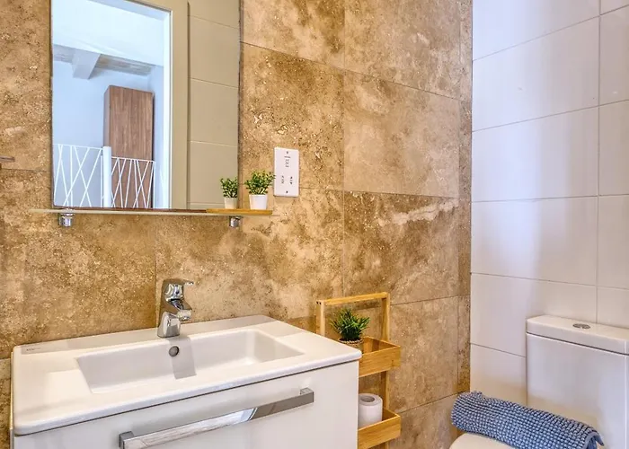 Apartament Rare 1br In Valletta's Heart By Beyond Air Valletta