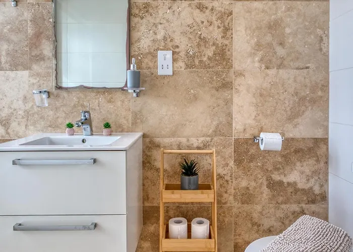 Rare 1br In Valletta's Heart By Beyond Air