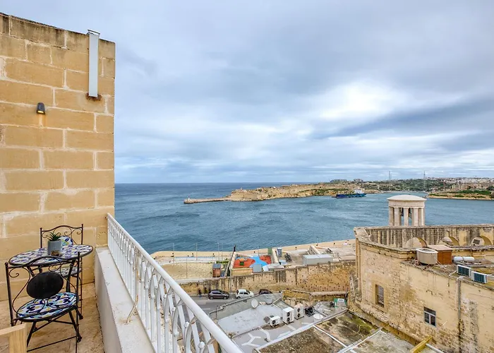 Rare 1br In Valletta's Heart By Beyond Air *